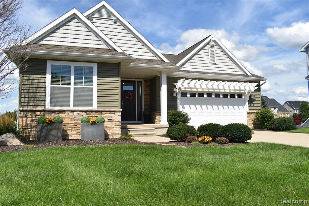 1281 Cambridge Circle Property Photo 1