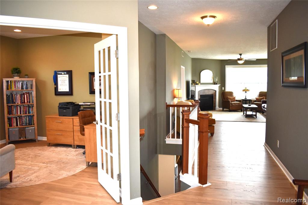 1281 Cambridge Circle Property Photo 14