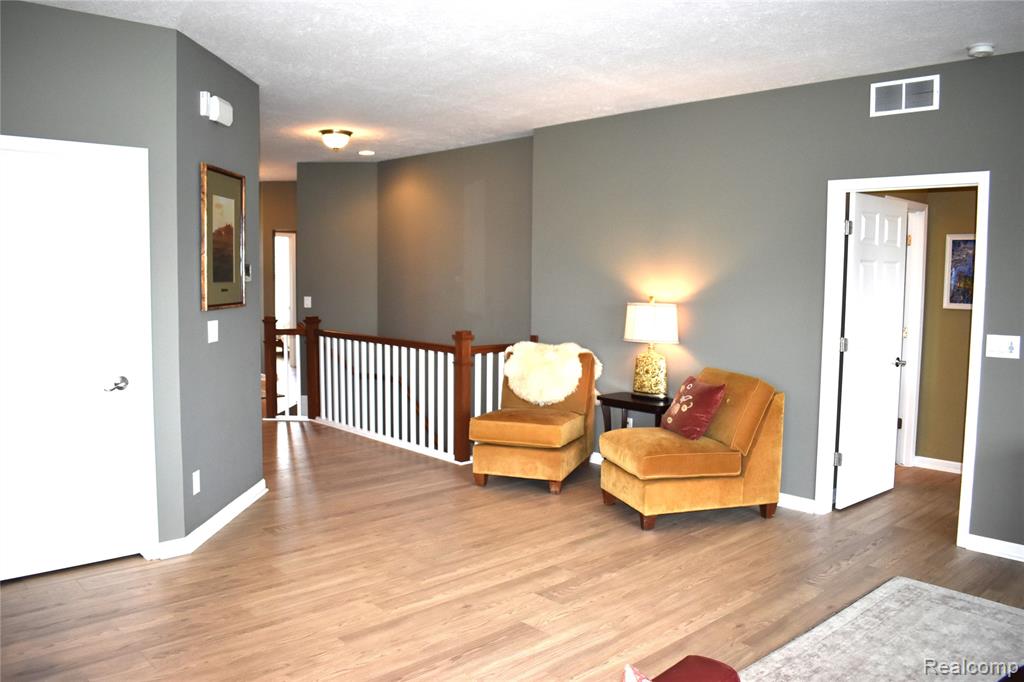 1281 Cambridge Circle Property Photo 18