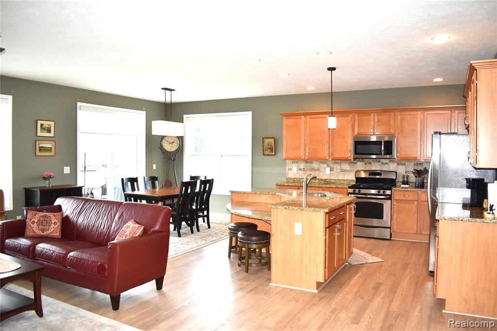 1281 Cambridge Circle Property Photo 19