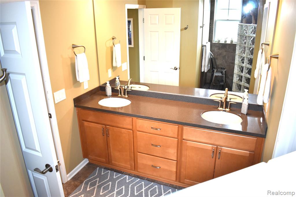 1281 Cambridge Circle Property Photo 30