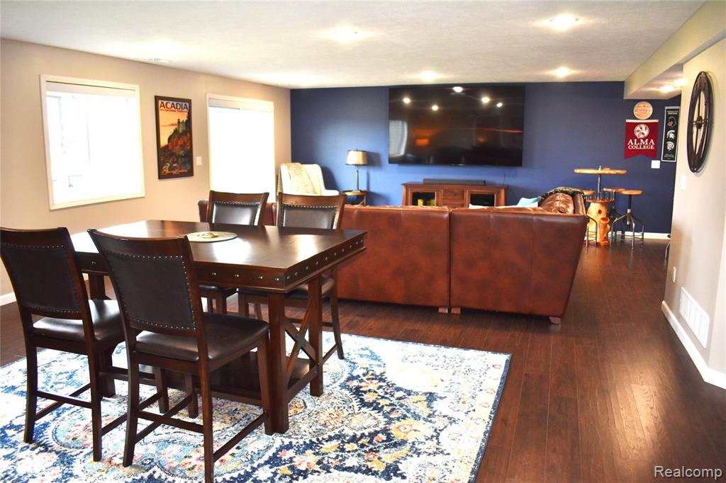 1281 Cambridge Circle Property Photo 43
