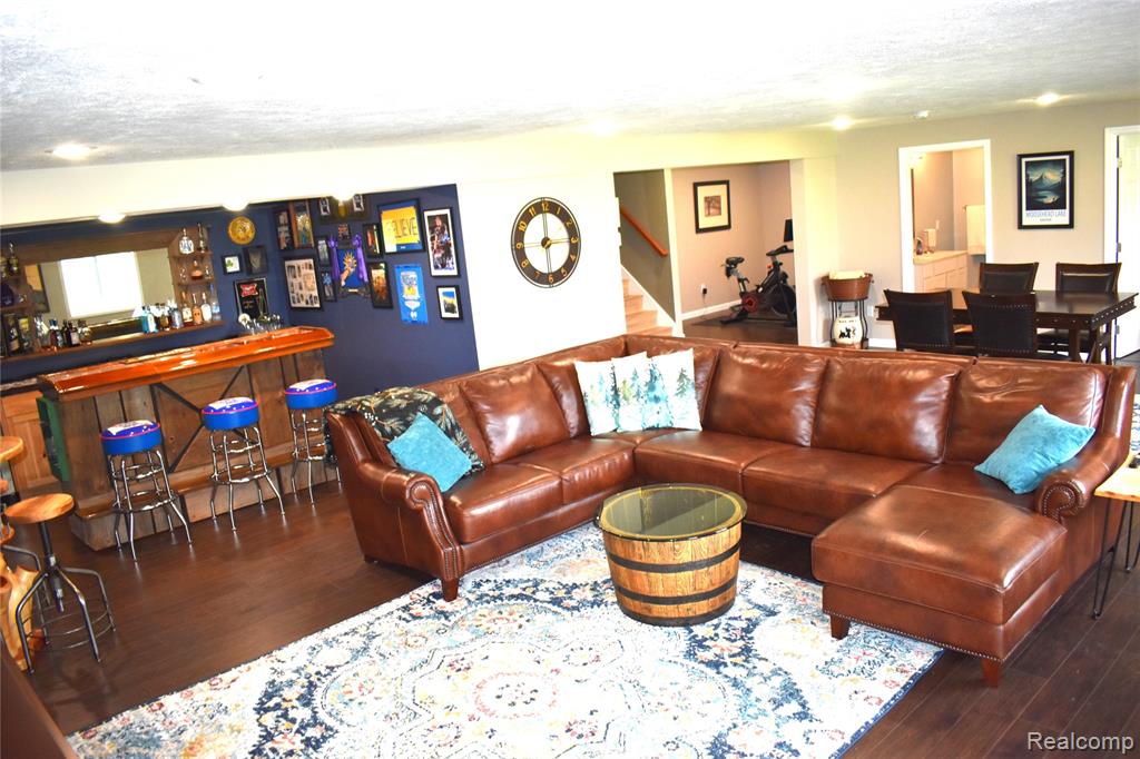 1281 Cambridge Circle Property Photo 45