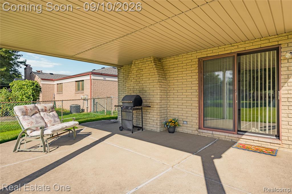 39739 Dorian Drive Property Photo 3
