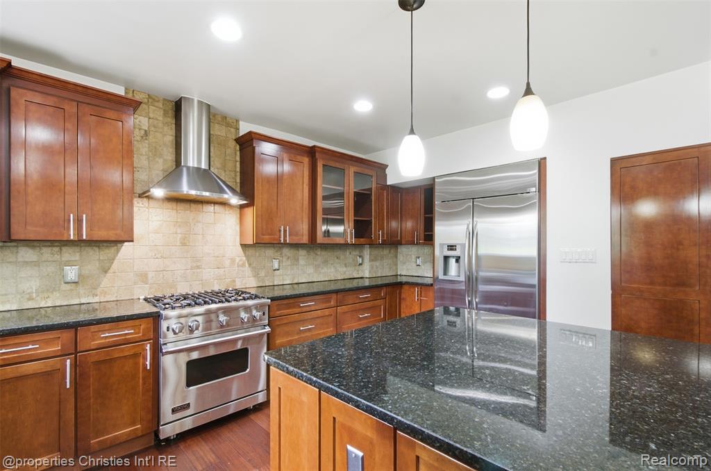 25310 Canterbury Road Property Photo 23