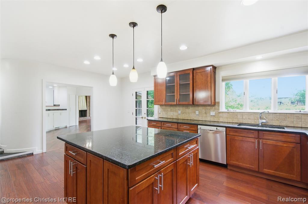 25310 Canterbury Road Property Photo 24