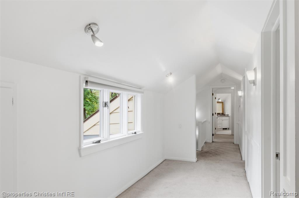 25310 Canterbury Road Property Photo 30