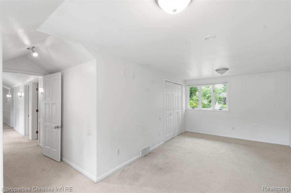 25310 Canterbury Road Property Photo 39