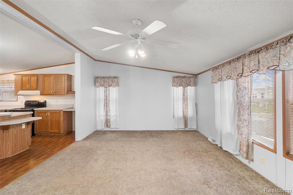 885 Tanner Landing Property Photo 10