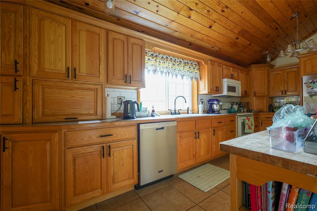 3900 W Park Road Property Photo 7