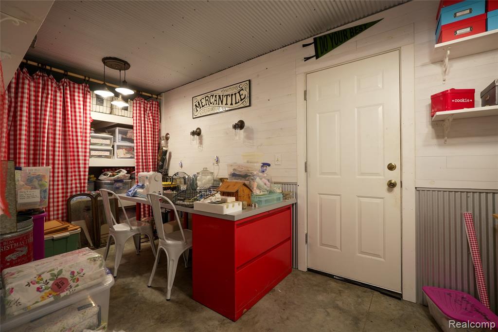 3900 W Park Road Property Photo 26
