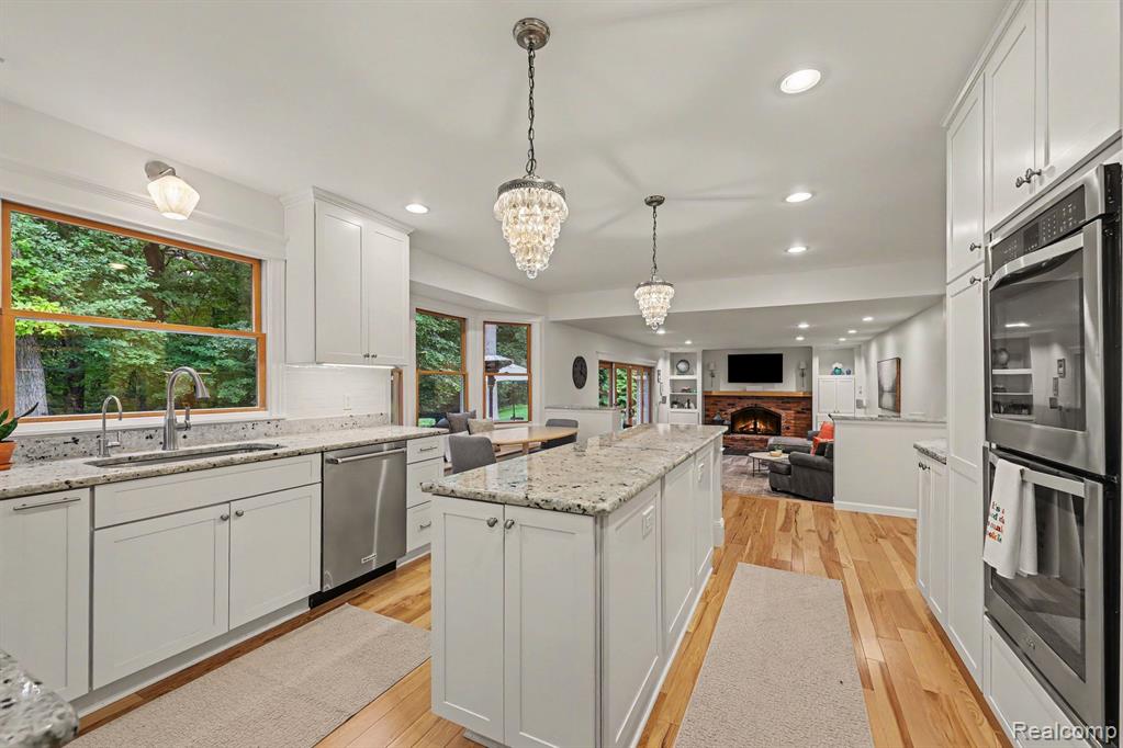 8265 Deerwood Road Property Photo 13