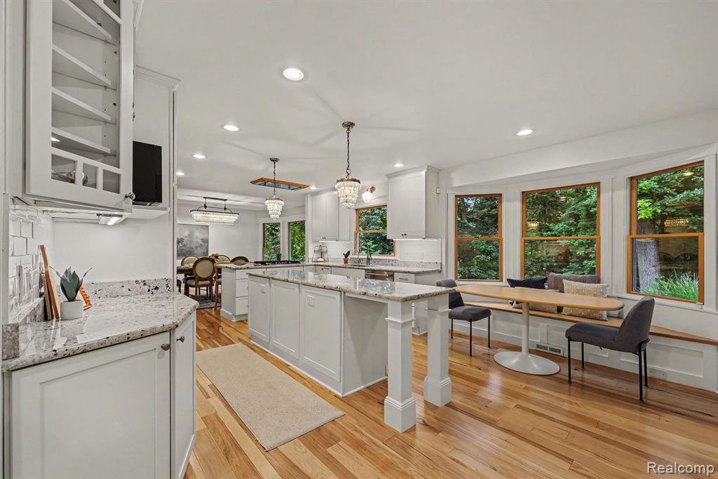 8265 Deerwood Road Property Photo 14