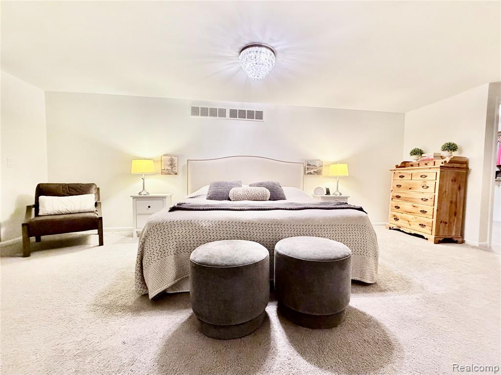 8265 Deerwood Road Property Photo 32