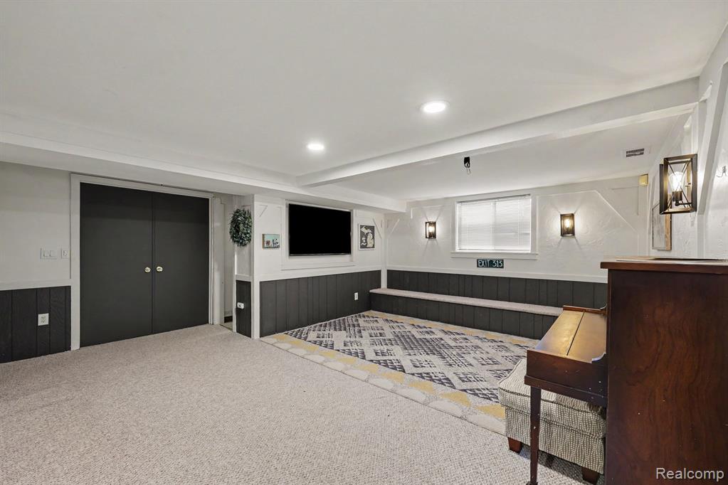 8265 Deerwood Road Property Photo 39