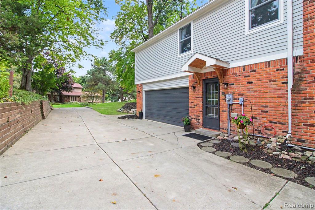 8265 Deerwood Road Property Photo 44