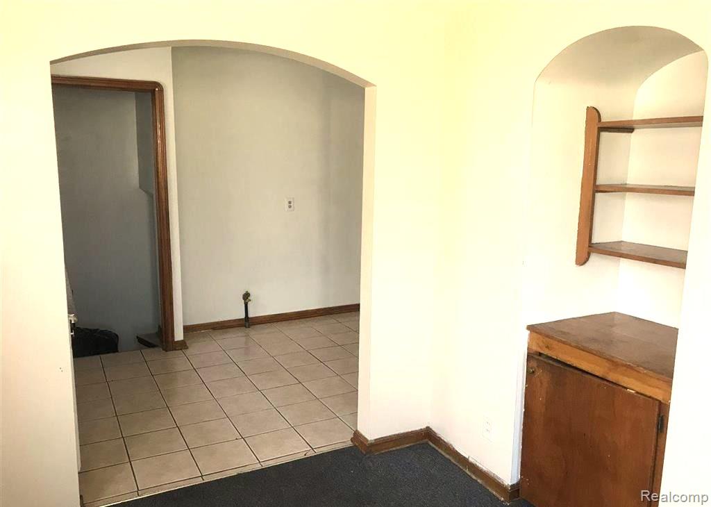 13042 Hampshire Street Property Photo 4
