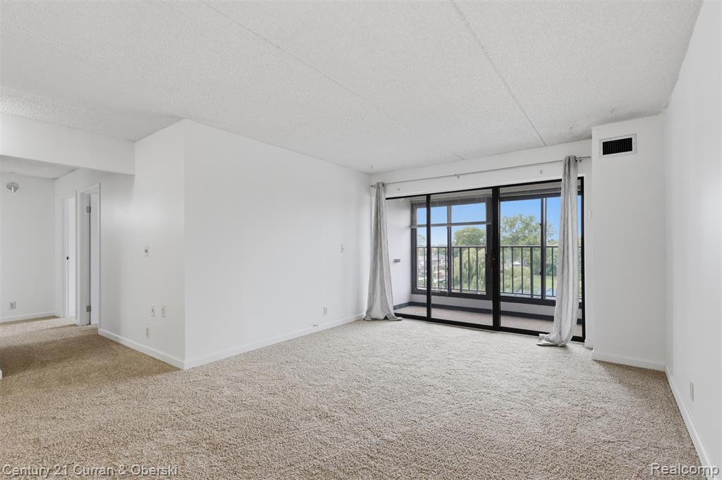 21800 Morley Avenue Property Photo 4