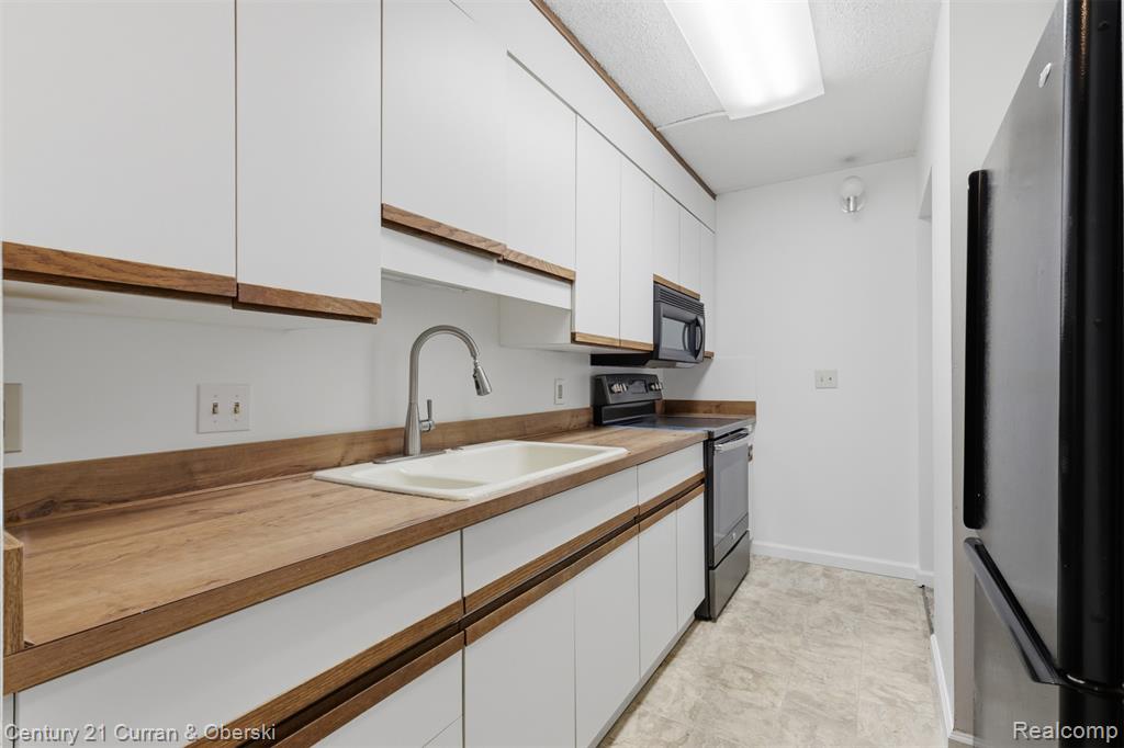 21800 Morley Avenue Property Photo 14