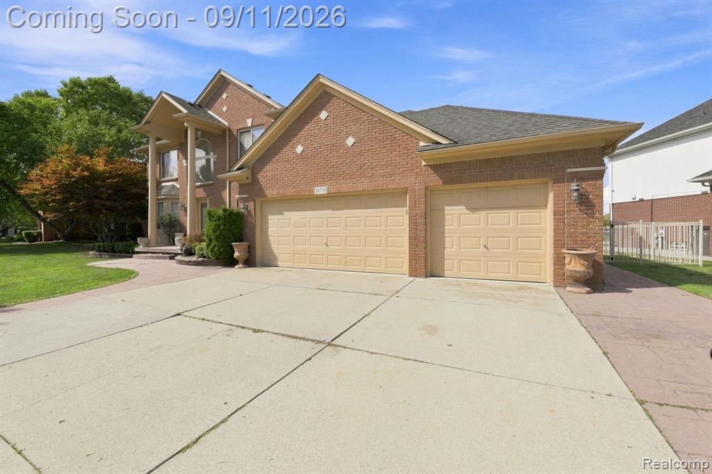 18779 Sandhurst Drive Property Photo 3
