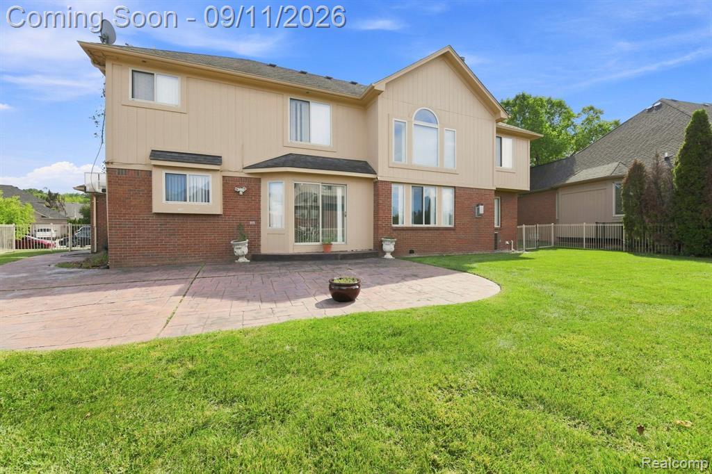 18779 Sandhurst Drive Property Photo 4