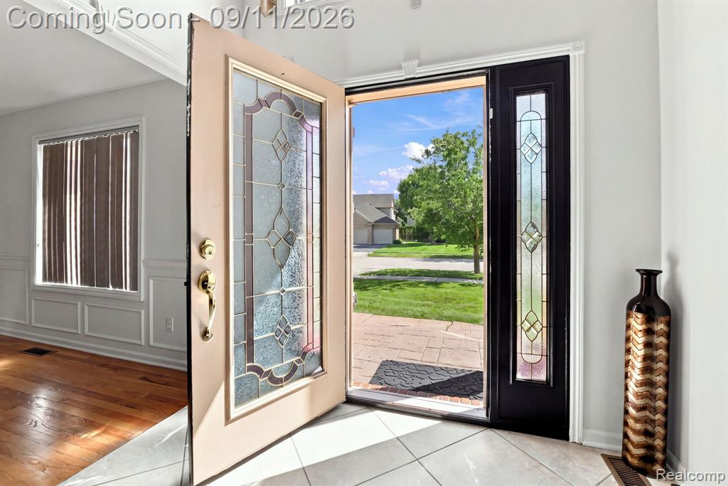 18779 Sandhurst Drive Property Photo 6