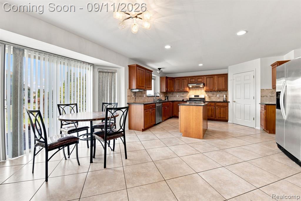 18779 Sandhurst Drive Property Photo 12
