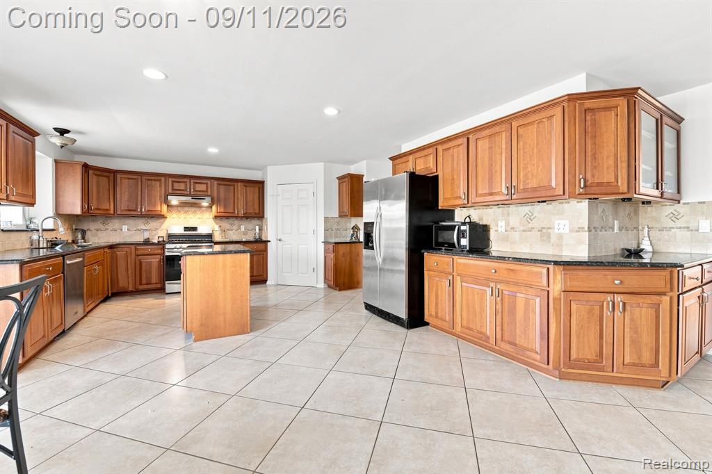 18779 Sandhurst Drive Property Photo 13