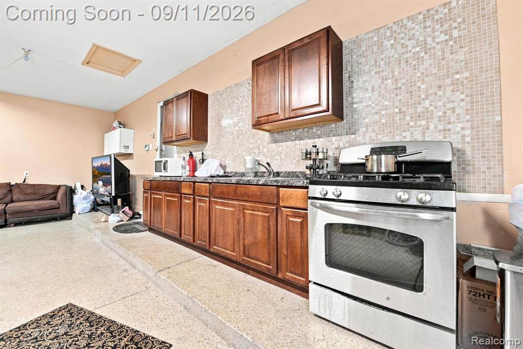 18779 Sandhurst Drive Property Photo 44