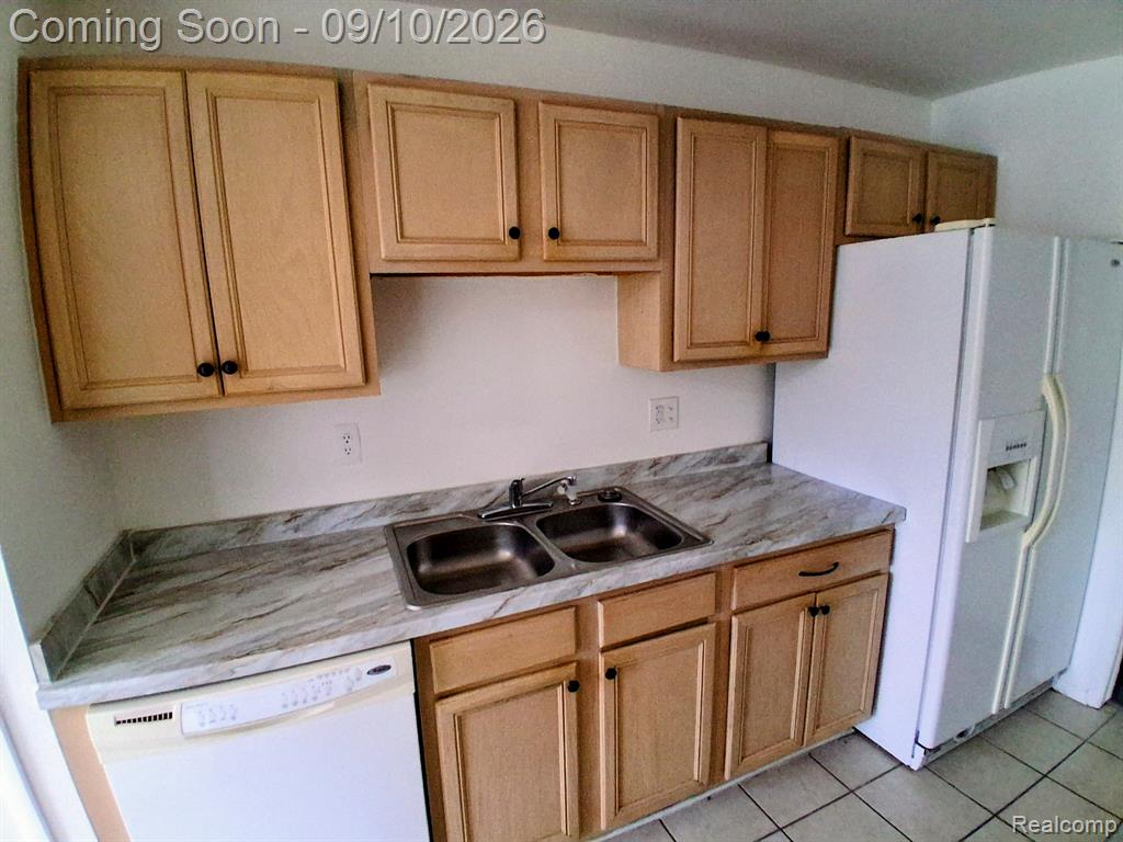 26583 Franklin Pointe Drive Property Photo 3