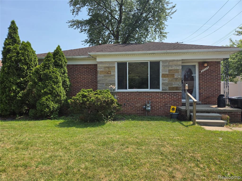 25035 Elmira Property Photo 1