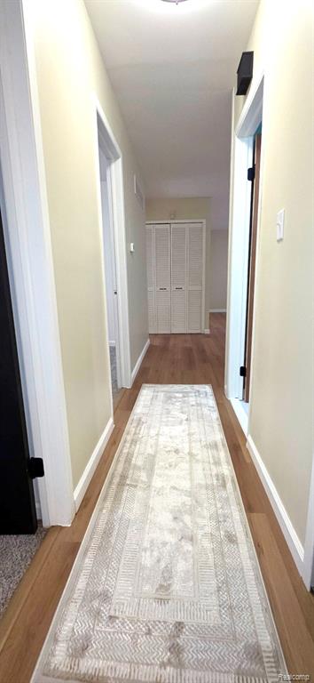 15460 Collins Street Property Photo 23