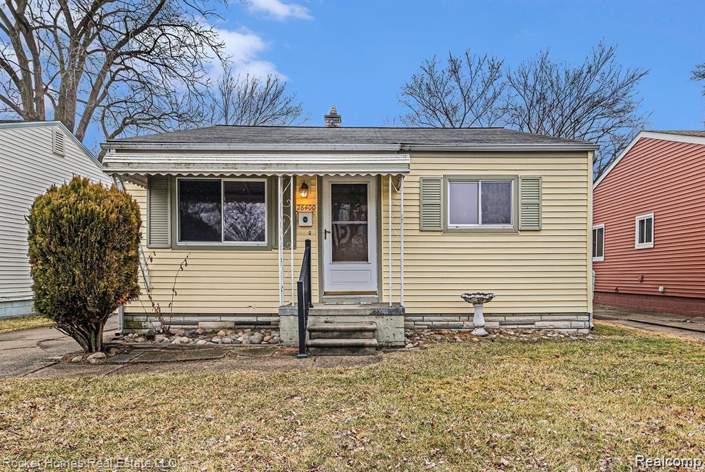 26400 Couzens Avenue Property Photo 1