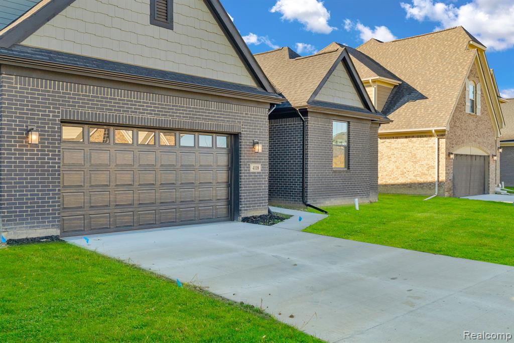 4139 Blossom Drive Property Photo 3