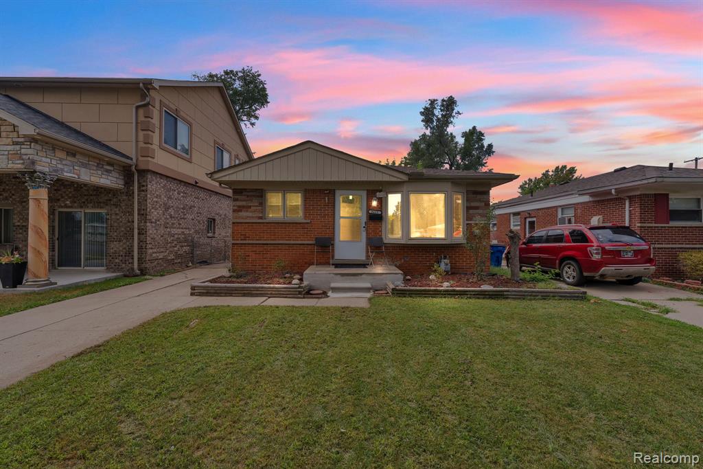 6625 N Beech Daly Road Property Photo 1