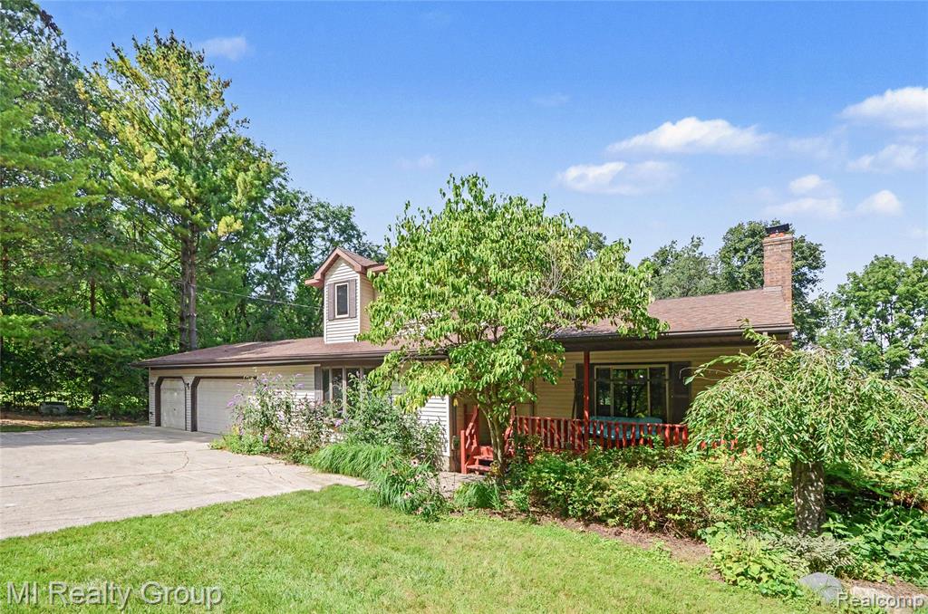11471 31 Mile Road Property Photo 5