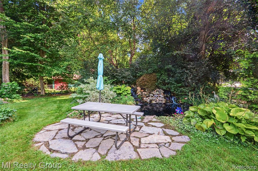 11471 31 Mile Road Property Photo 7