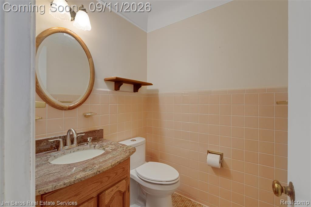 1445 Devonshire Road Property Photo 11