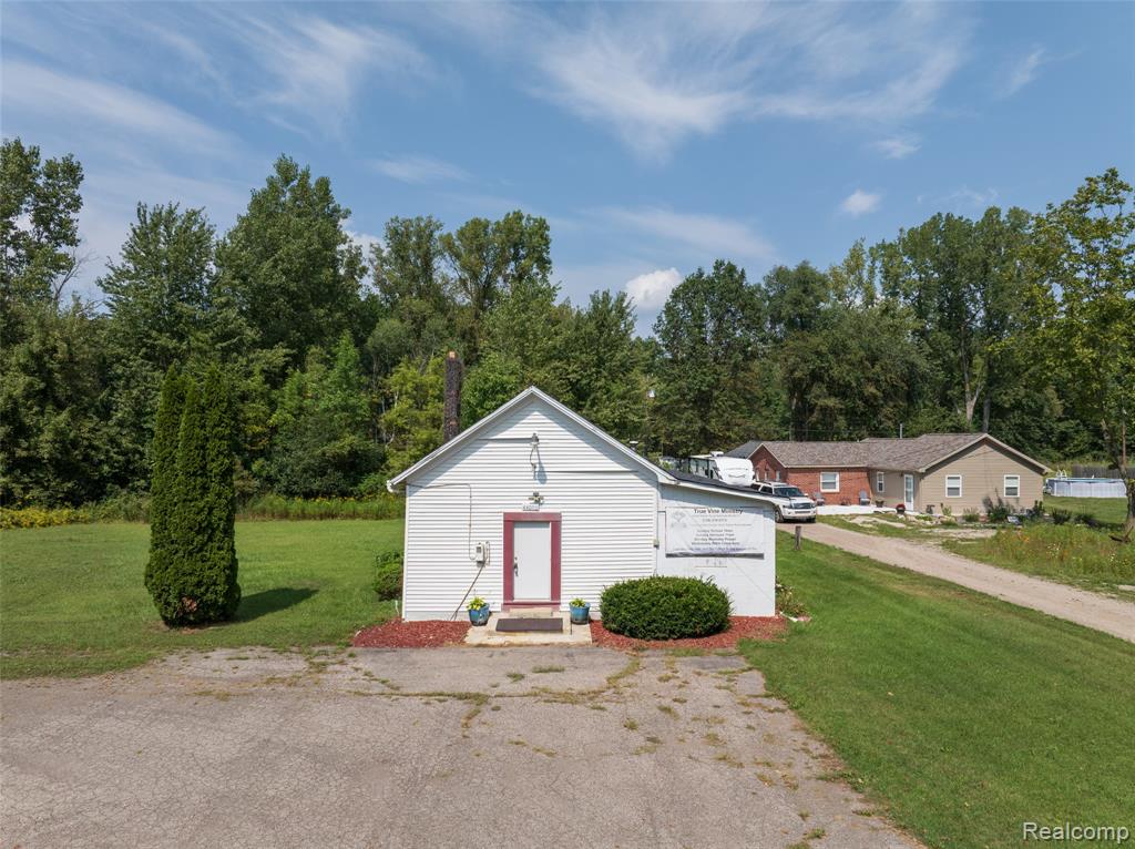 44000 Willow Road Property Photo 1