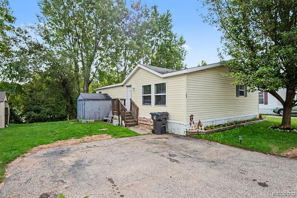 163 Scarlet Oak Court Property Photo 1