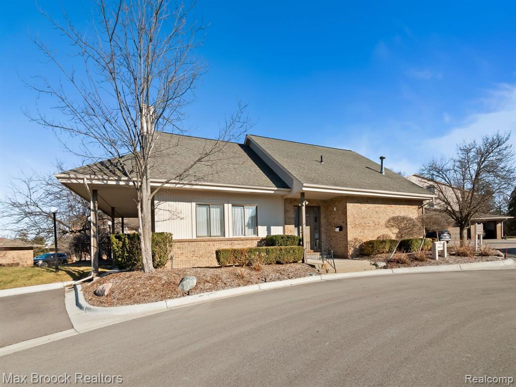 6608 Maple Lakes Drive Property Photo 47