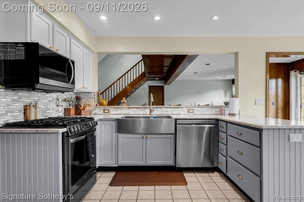 9925 Timothy Lane Property Photo 11