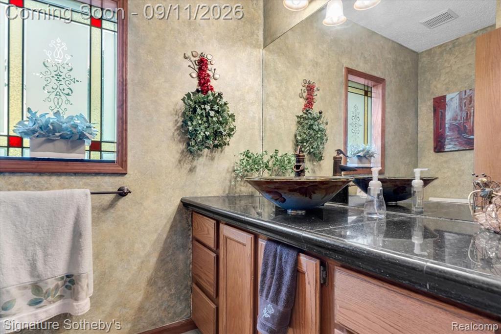 9925 Timothy Lane Property Photo 14