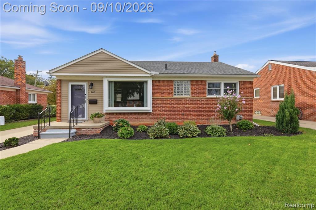 107 Jeffrey Avenue Property Photo 1