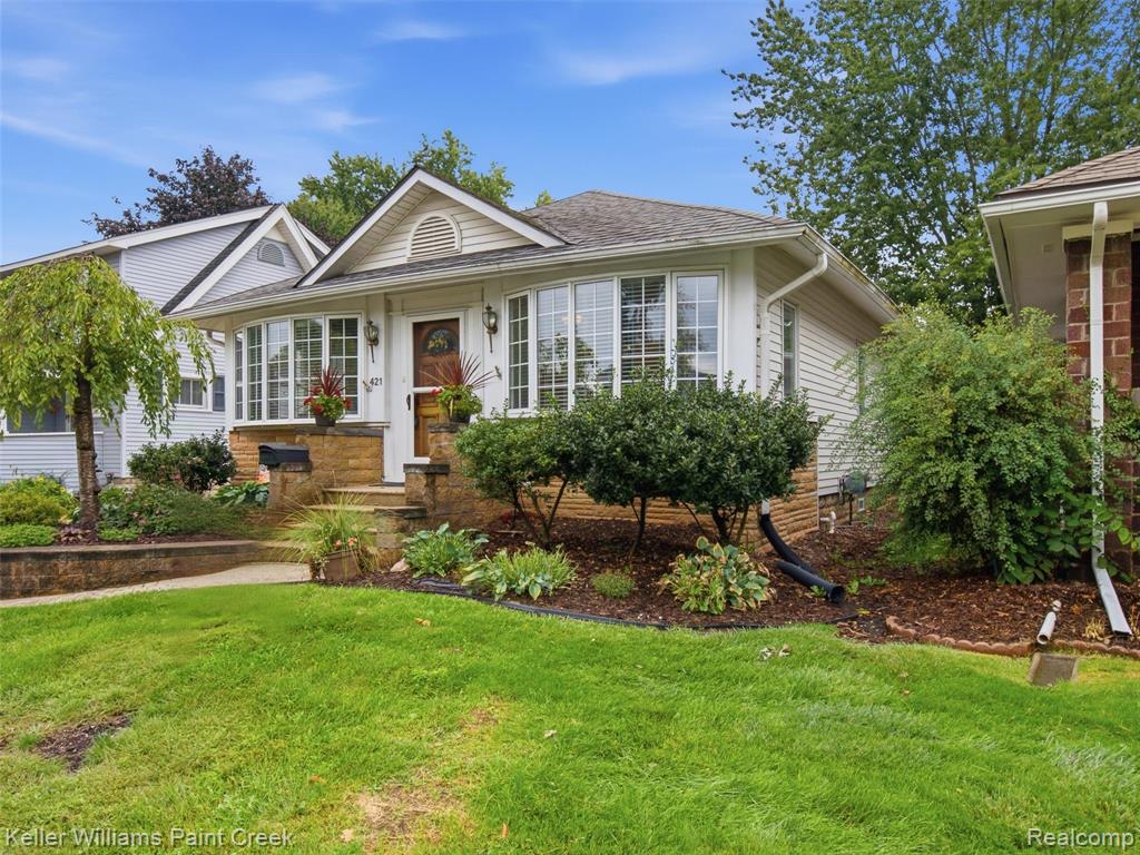 421 N Castell Avenue Property Photo 4