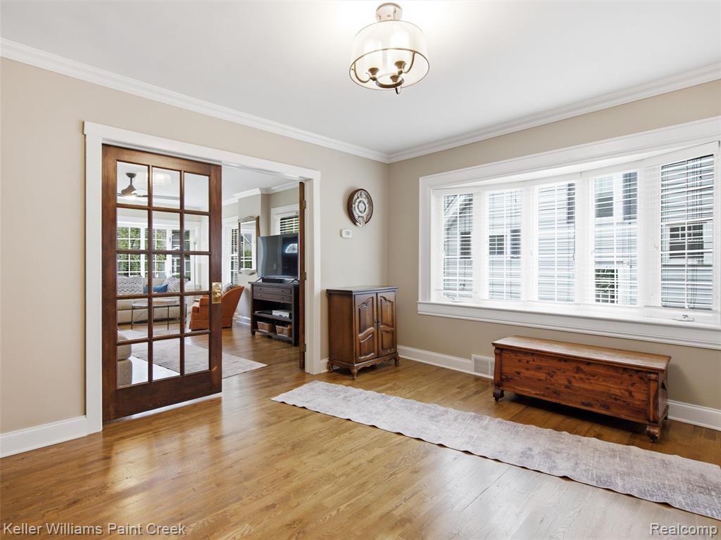 421 N Castell Avenue Property Photo 7