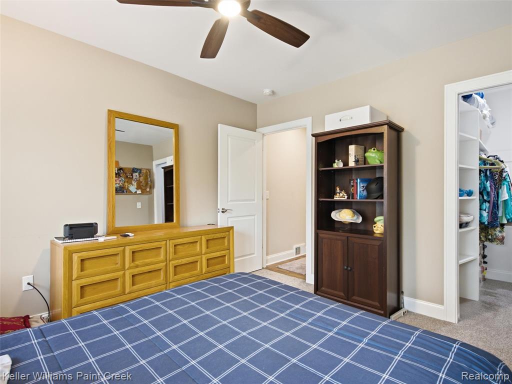 421 N Castell Avenue Property Photo 21