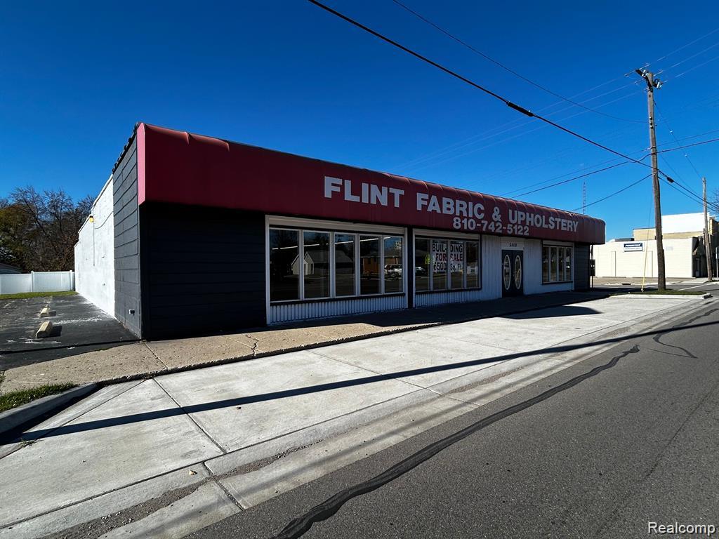 4118 S Saginaw Street Property Photo 1