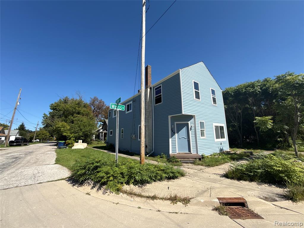 346 Weiss Street Property Photo 3