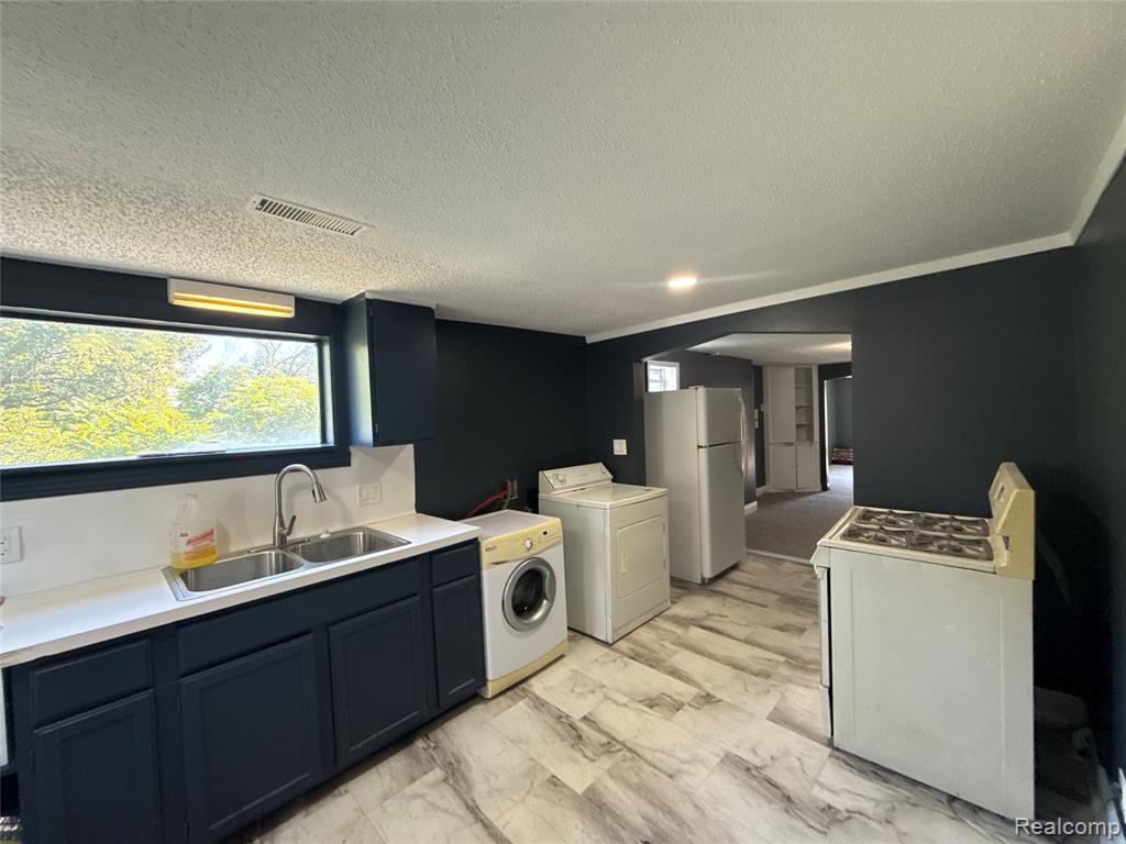 346 Weiss Street Property Photo 12